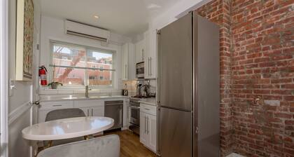 Deedee's Downtown Flats