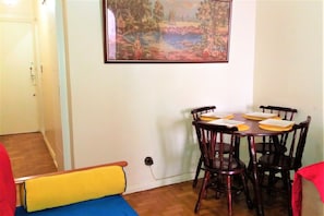 Apartment, 1 Bedroom | Living room | Flat-screen TV - Bull House - Copacabana 4 pessoas Pertinho da Praia – 161014 (Rio de Janeiro)