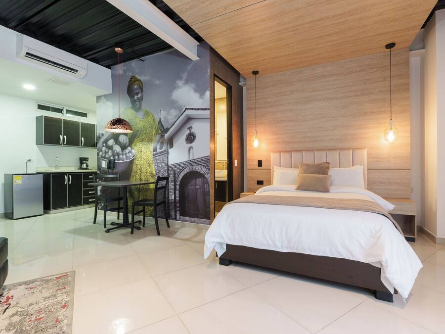 In-room safe, free WiFi, bed sheets