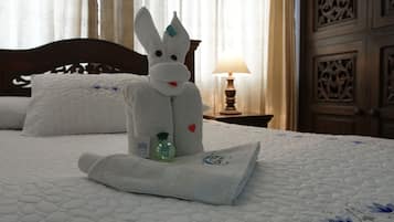 Habitación doble de uso individual | Escritorio, insonorización, wifi gratis y ropa de cama