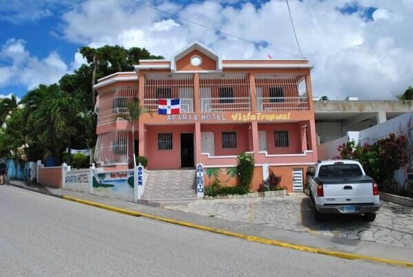 Fachada de la propiedad