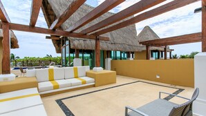 Luxury Penthouse, 2 Bedrooms, City View | Property grounds