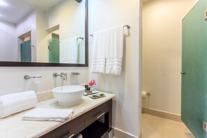 Bathroom - Pueblito Escondido By Playa Moments (Playa del Carmen)