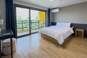 Family Room, Ocean View | Langsir/tirai gelap terus, Wi-fi percuma, cadar katil 