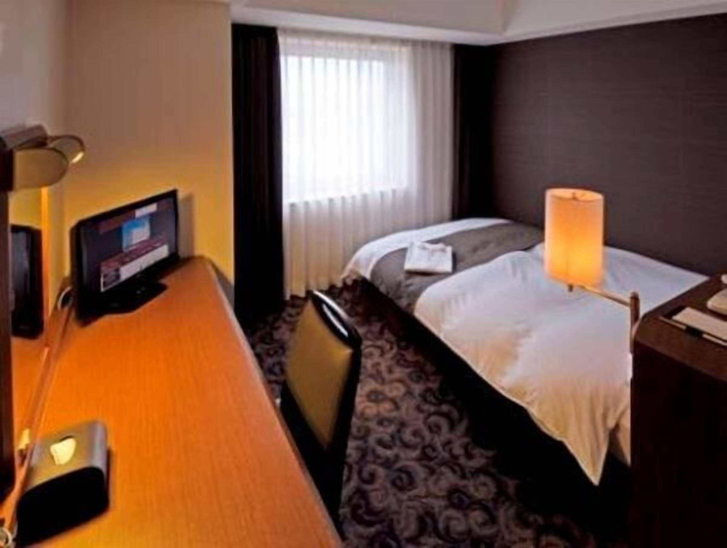 1 bedroom, desk, free wifi