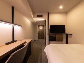 Desk, blackout drapes, iron/ironing board, free WiFi - KEIKYU EX HOTEL Takanawa (Tokyo)