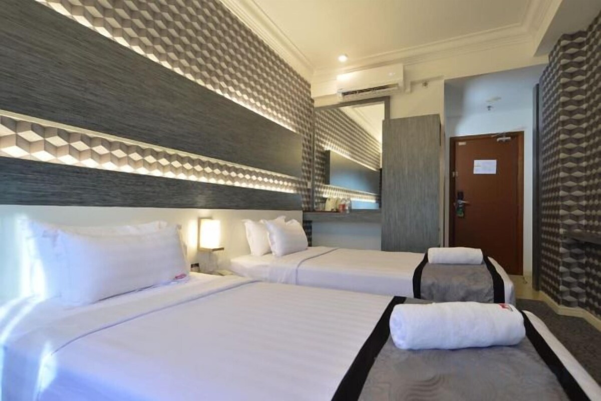 Desk, iron/ironing board (on request), WiFi (free), bed sheets