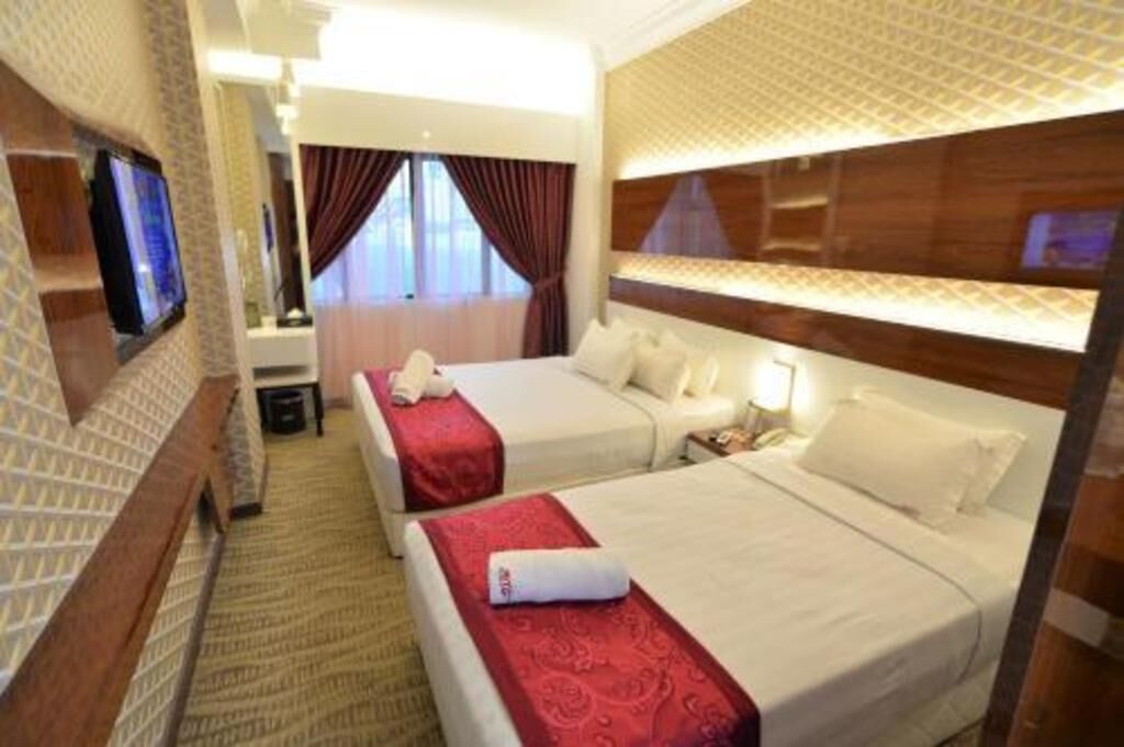 Työpöytä, silitysrauta/-lauta, ilmainen Wi-Fi, vuodevaatteet