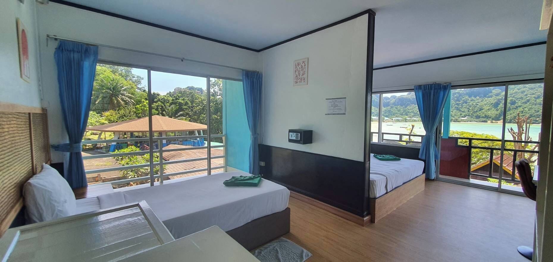 Minibar, soundproofing, free WiFi, bed sheets