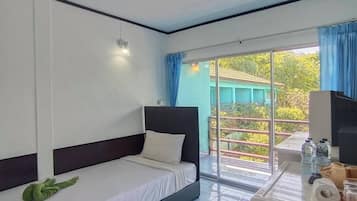 Quarto triplo luxo, vista para o mar | 1 quarto, frigobar, quartos à prova de som, Wi-Fi de cortesia