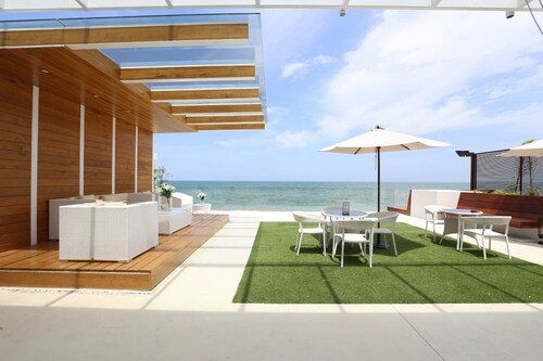 KehadFa Elegance Pool Villa