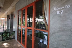 Mixed Dormitory with Shared Bathroom  | Terrace/patio