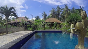 Utomhuspool