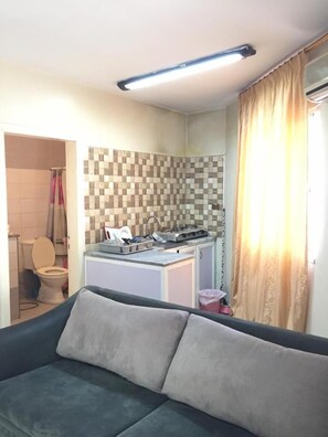 32-吋LED 液晶電視、衛星頻道、電視