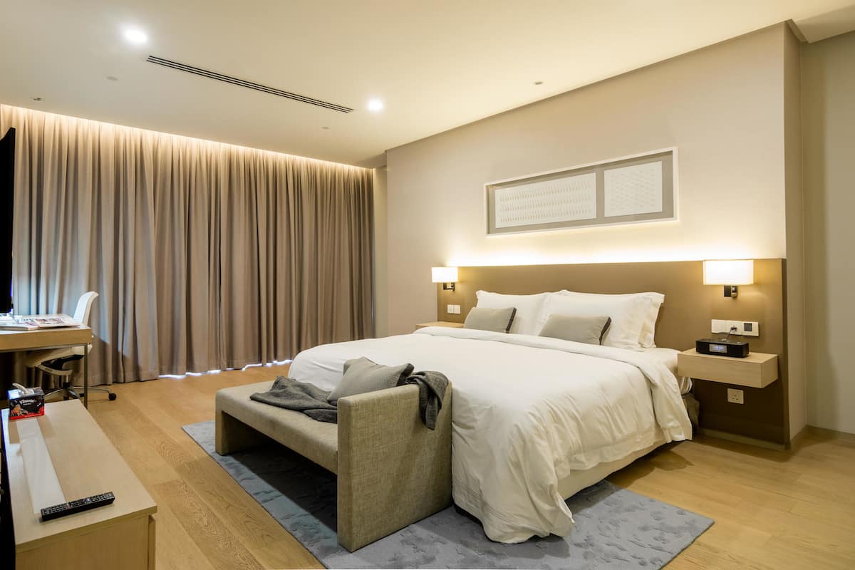 In-room safe, desk, iron/ironing board, free WiFi