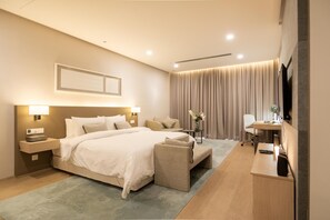 Business Studio, 1 King Bed - 188 Suites by Namastay (Kuala Lumpur)