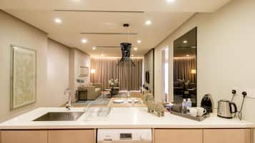 Executive Apartment, 1 Bedroom | Living area | Flat-screen TV