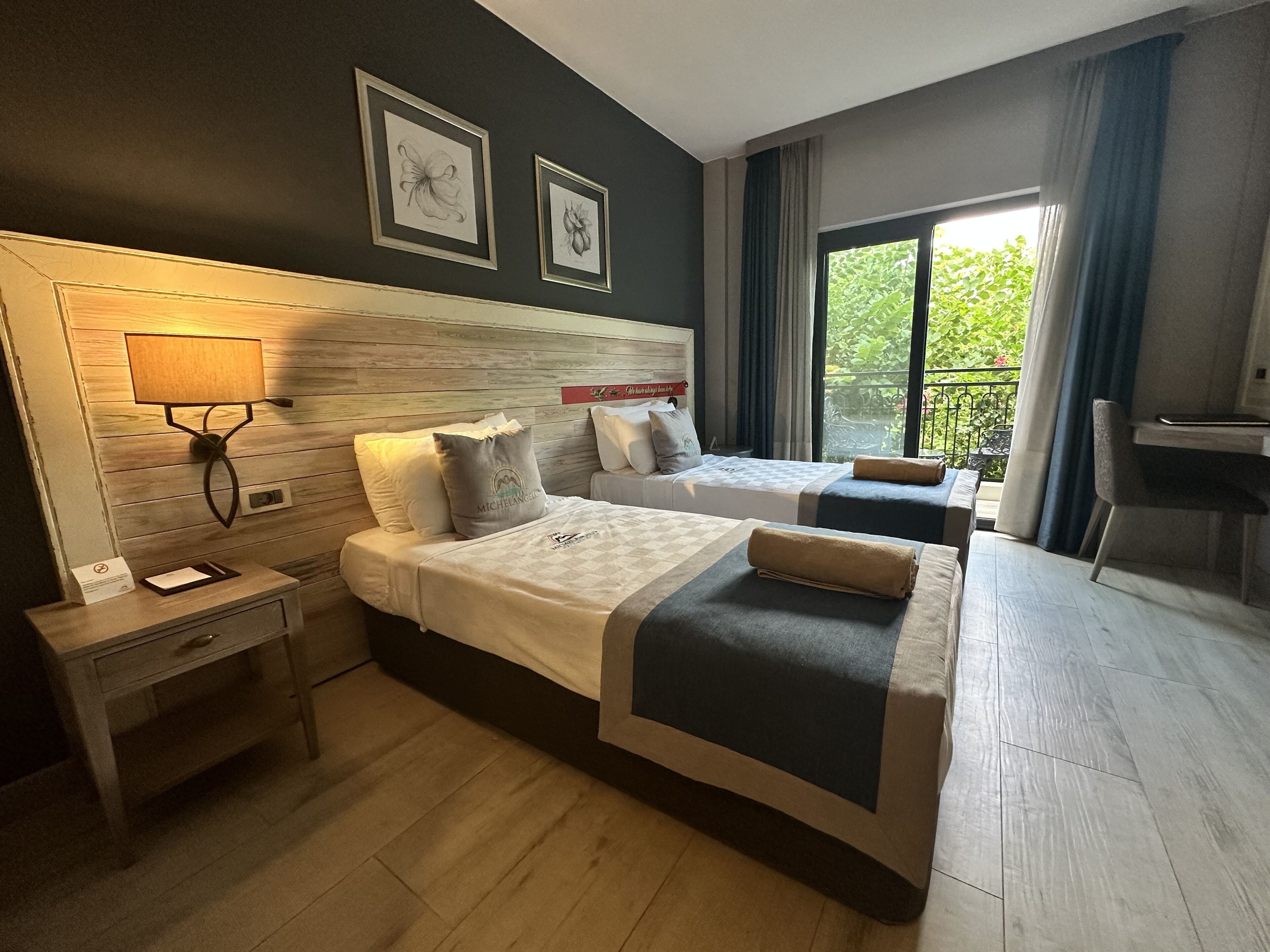 minibar, in-room safe, desk, laptop workspace