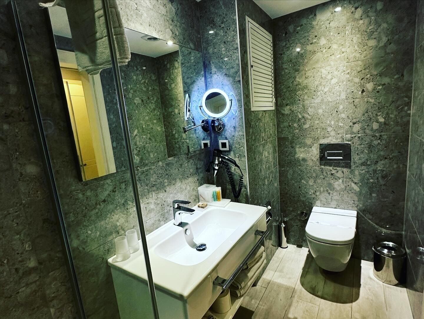 shower, free toiletries, hair dryer, slippers