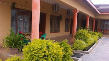Breakfast, lunch, dinner served; local and international cuisine