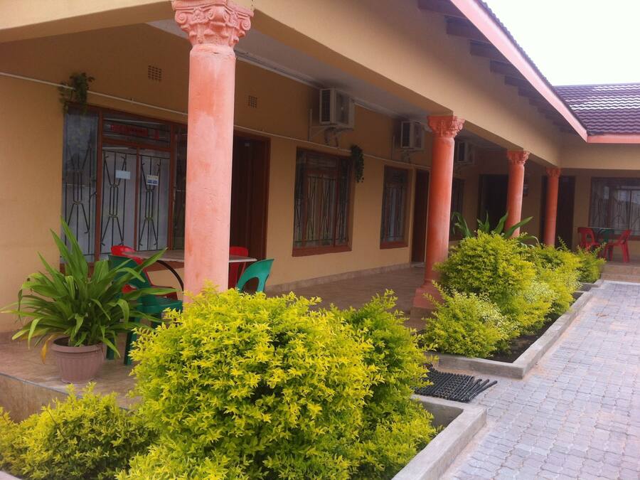 Breakfast, lunch, dinner served; local and international cuisine