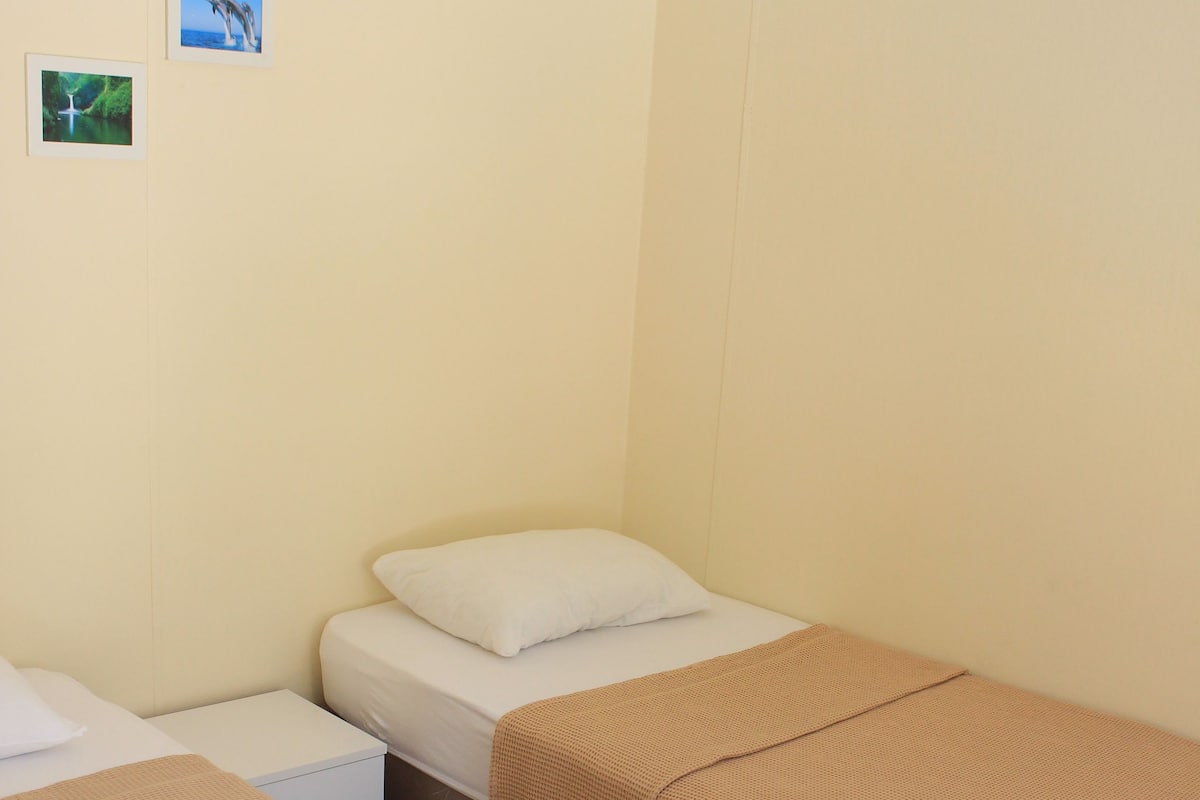 Room | Premium bedding, minibar, free WiFi, bed sheets