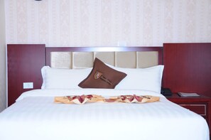 Minibar, individually furnished, desk, soundproofing - Guzara Hotel Addis (Addis Ababa)