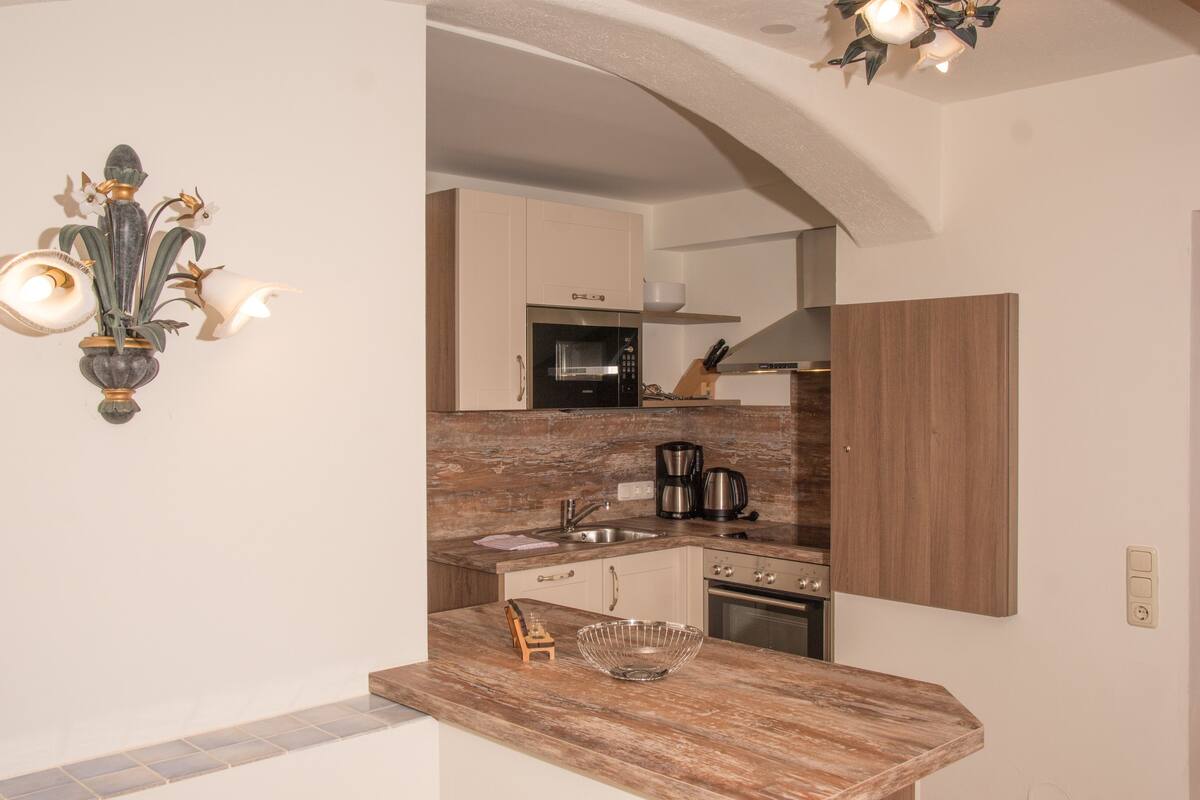 Departamento, 1 habitación (Herzerl) | Cocina privada | Refrigerador con congelador, microondas, horno y parrilla de estufa