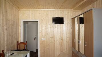 Basic Double Room | Bathroom amenities | Shower, free toiletries, hair dryer, towels