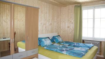 Phòng đôi cơ bản | Bộ đồ giường cao cấp, bàn, truy cập Internet không dây miễn phí