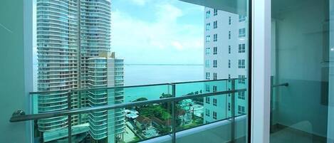 Huoneisto, merinäköala (Serviced Apartment, Type A) | Näkymä huoneesta