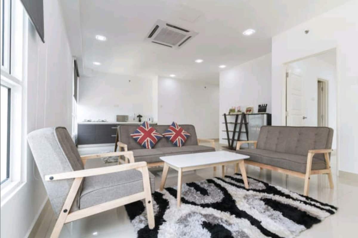 아파트, 시내 전망 (Serviced Apartment, Type A) | 거실 | 평면 TV
