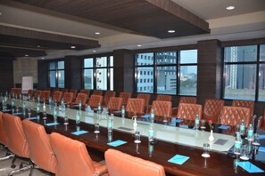 Meeting facility - Hide Away Suites (Noida)