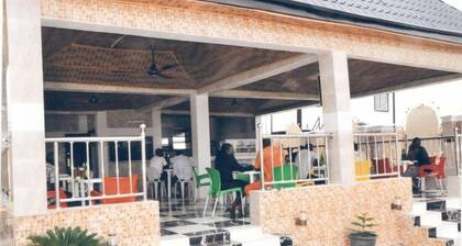 De George's Grand Resort