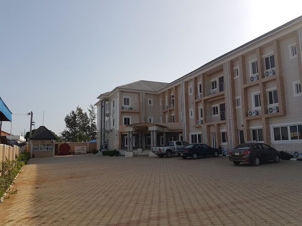 Free self-parking - De George's Grand Resort (Karu)