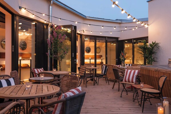 Bar (on property) - Ruby Lissi Hotel Vienna by IHG (Vienna)