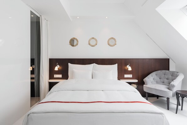 WOW Room | Premium bedding, in-room safe, individually decorated