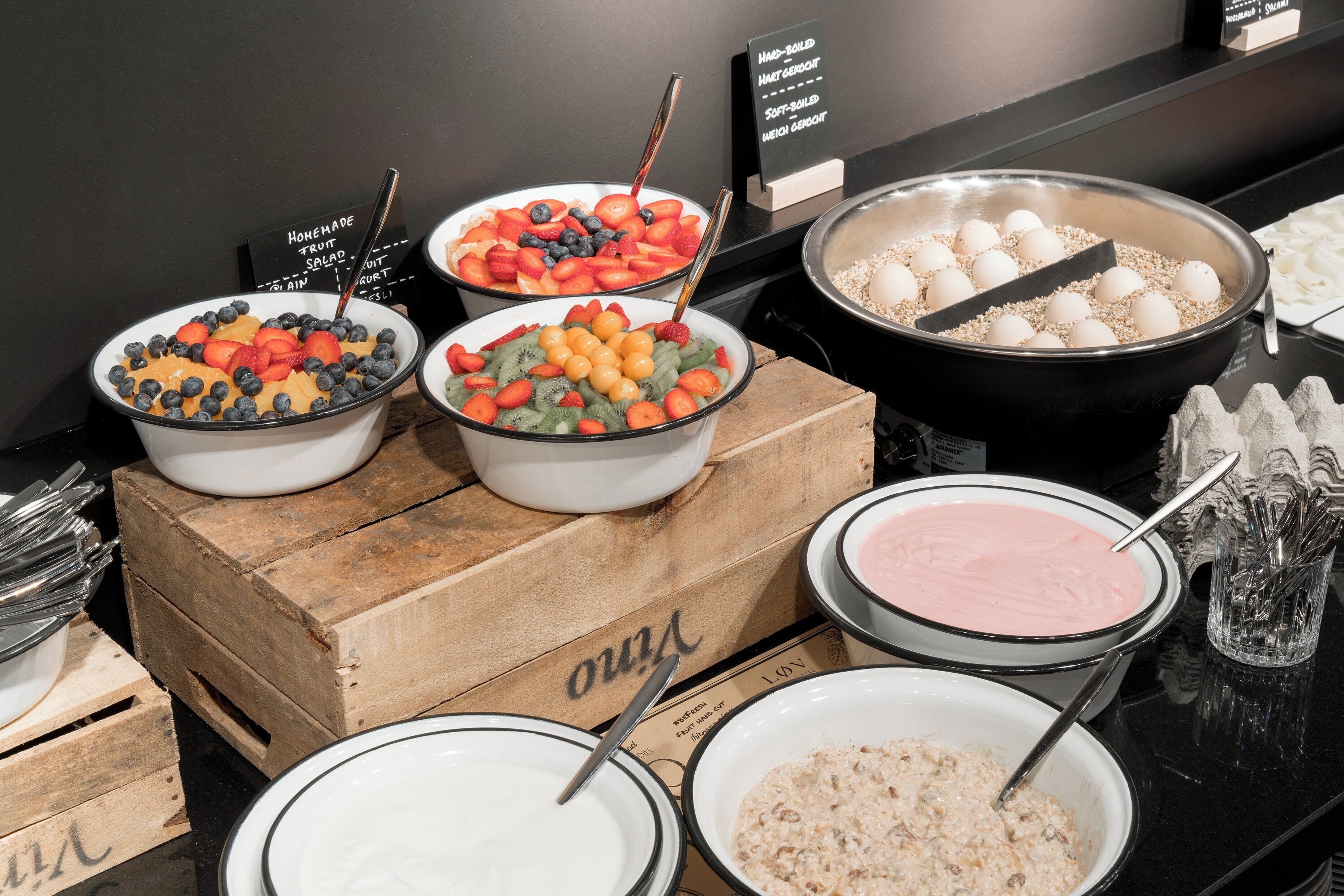 daily buffet breakfast (eur 24 per person)