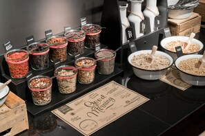 Petit déjeuner buffet (24 EUR par personne)