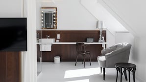 Room (Loft) | Premium bedding, in-room safe, desk, laptop workspace