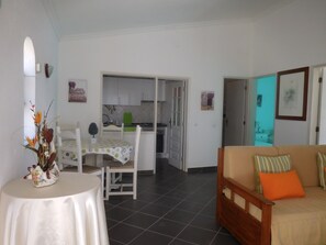 Appartement, 2 chambres | Coin séjour