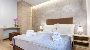 Quarto casal luxo | Roupas de cama premium, frigobar, cofres nos quartos