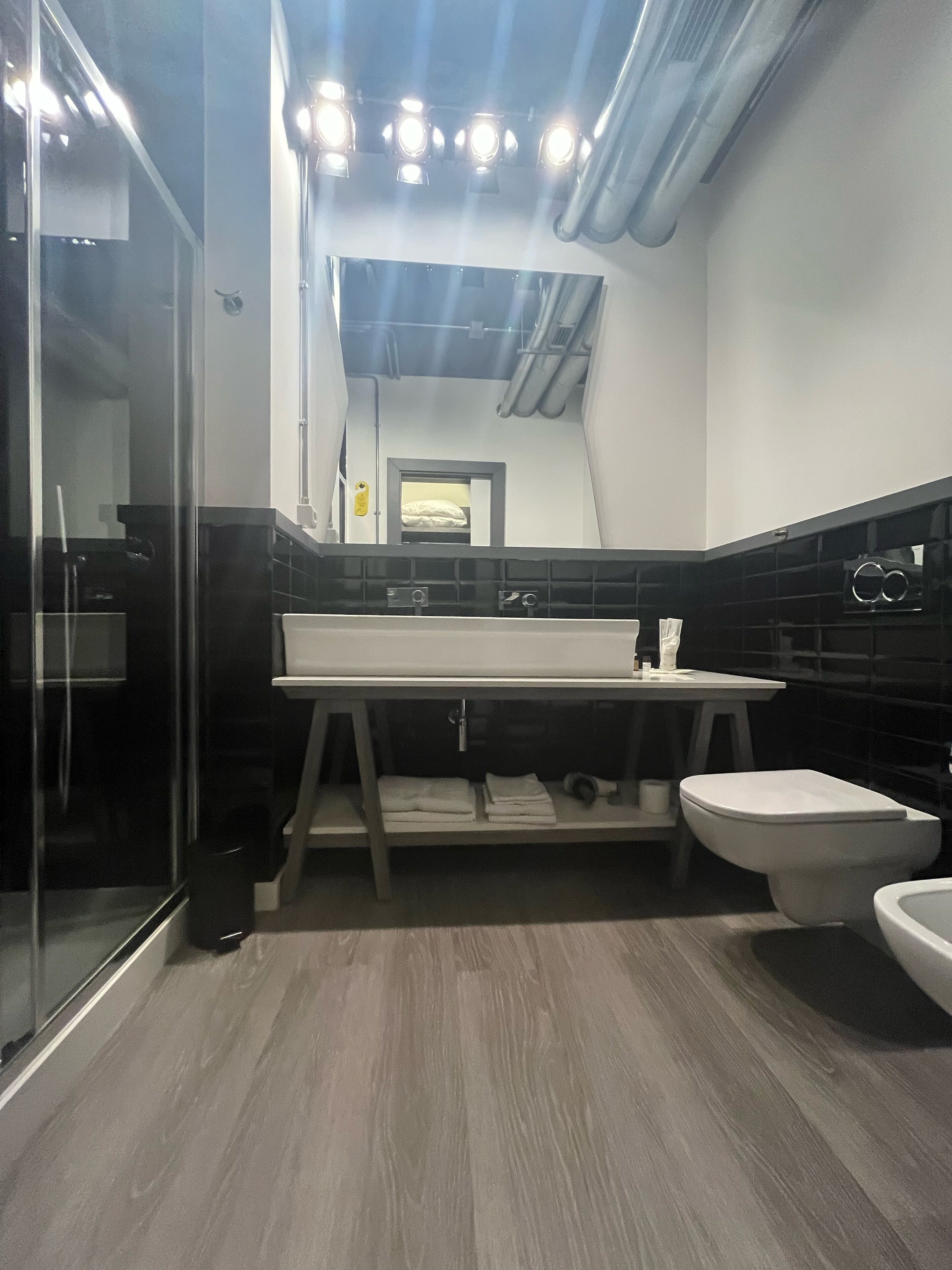 Junior Suite, 1 Bedroom | Bathroom | Shower, rainfall showerhead, free toiletries, hair dryer