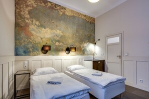 Basic Double or Twin Room, City View | Desk, iron/ironing board, rollaway beds, free WiFi - Sentral Apartments (Katowice)