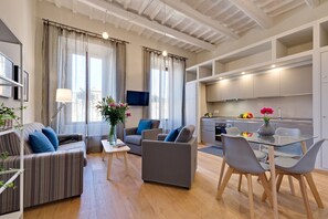 Comfort Apartment, 2 Bedrooms, Kitchen (Via di Grotta Pinta, 10 - Int. 11) | Desk, iron/ironing board, free cribs/infant beds, free WiFi - Rome as you feel - Grotta Pinta Apartments (Rome)
