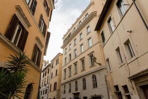 숙박 시설 정면