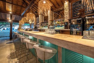 Bar (en la propiedad)