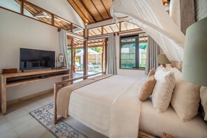 Villa, 2 habitaciones, piscina privada (Villa Sokong) | Ropa de cama de alta calidad, minibar, caja fuerte y escritorio