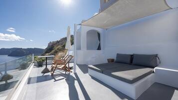 Junior Villa, Hot Tub (Outdoor) | Terrace/patio