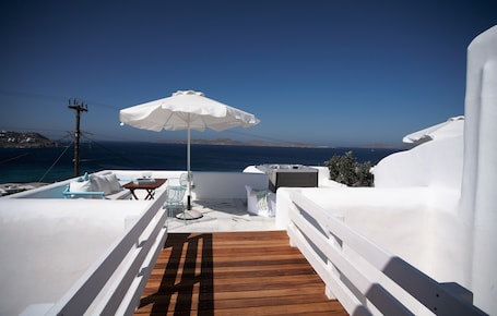 Suite (Polymneia) | Terrace/patio